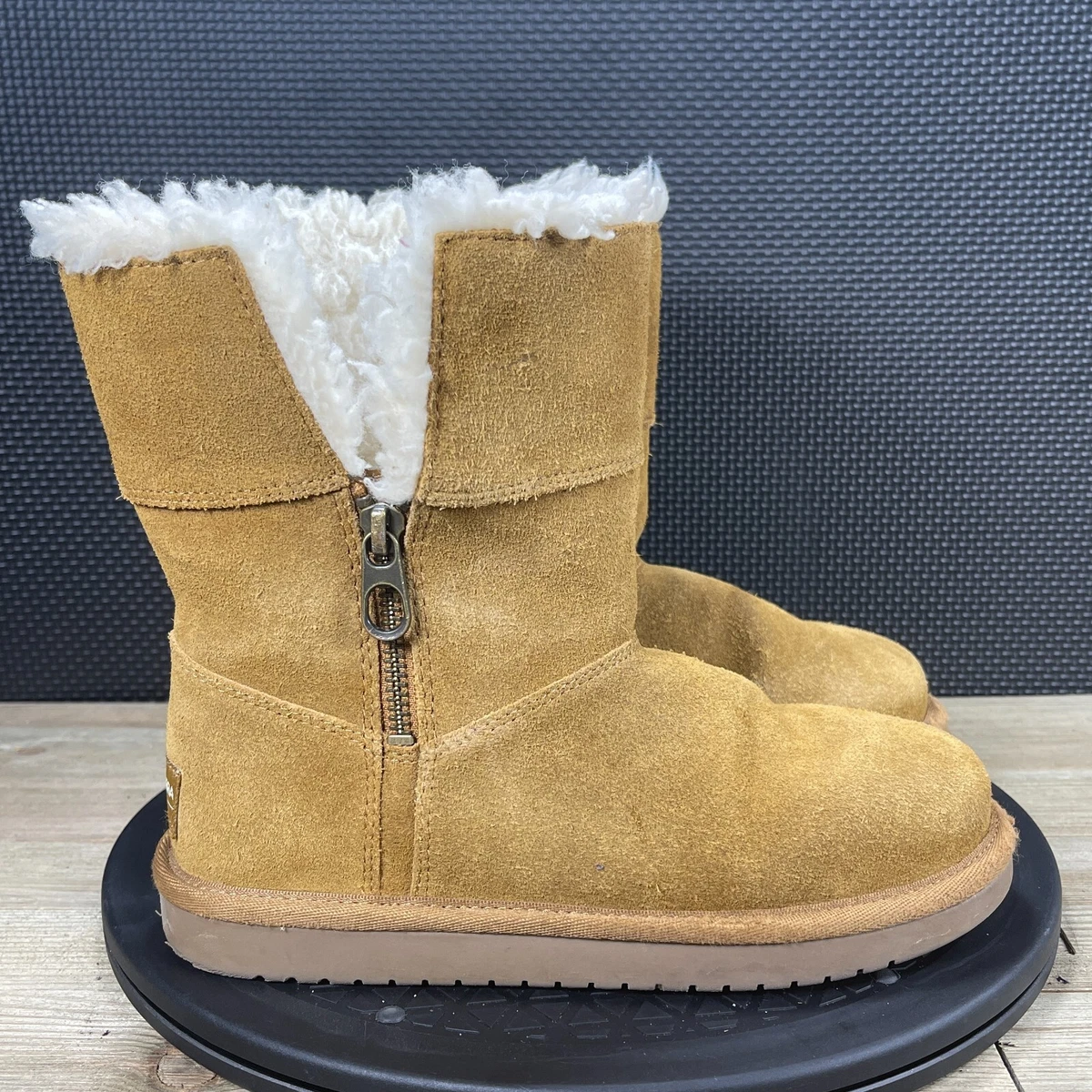 UGG KOOLABURRA Girls Boots Ariel Size 2 Short 1117813 Chestnut Lined Size 2