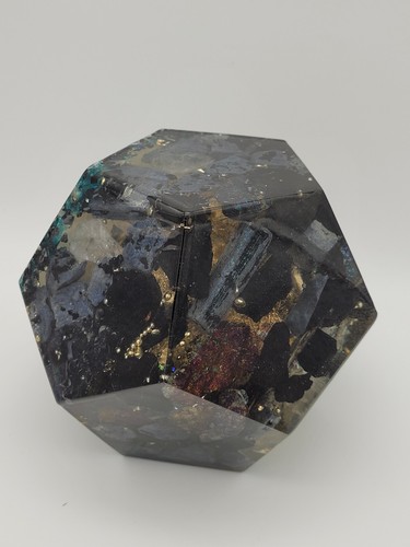 Dodecaedro in orgonite secondo Guglielmo Impero, "Arcangelo Michele", grande 2,4 kg - Foto 5 di 6