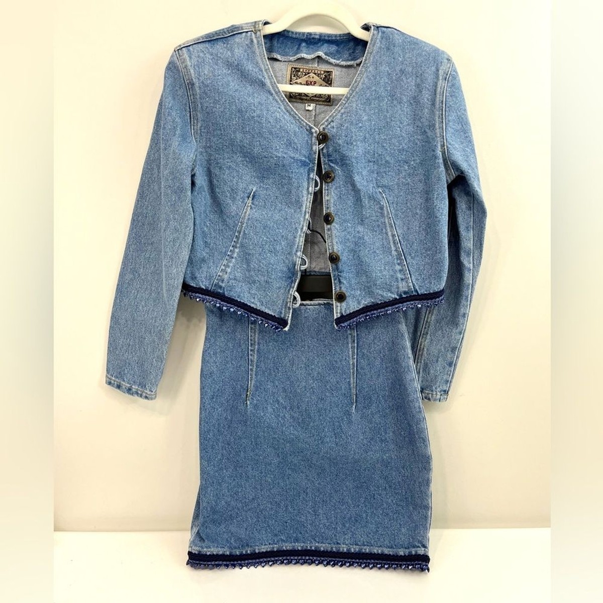 ジャケット・アウター Denim Blue Stitched Denim Jacket &Skirt Denim Blue Stitched Denim Jacket & Skirt LLA0320
