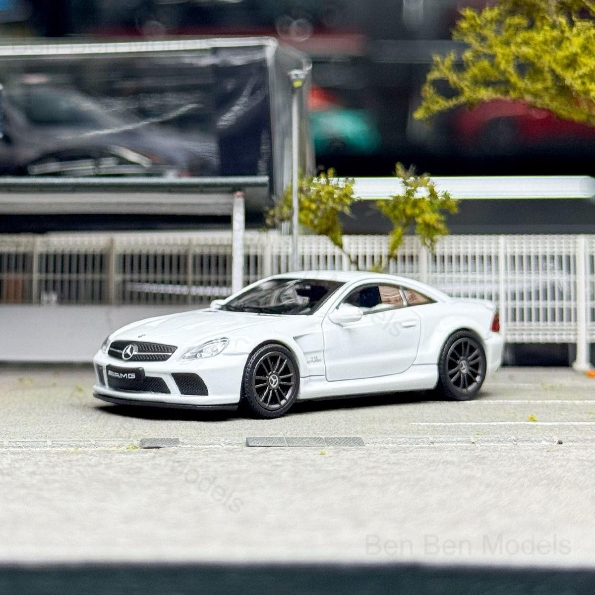 GUM 1:64 Mercedes Benz SL65 AMG Black Series - Color Argento - Edizione Limitata 2025