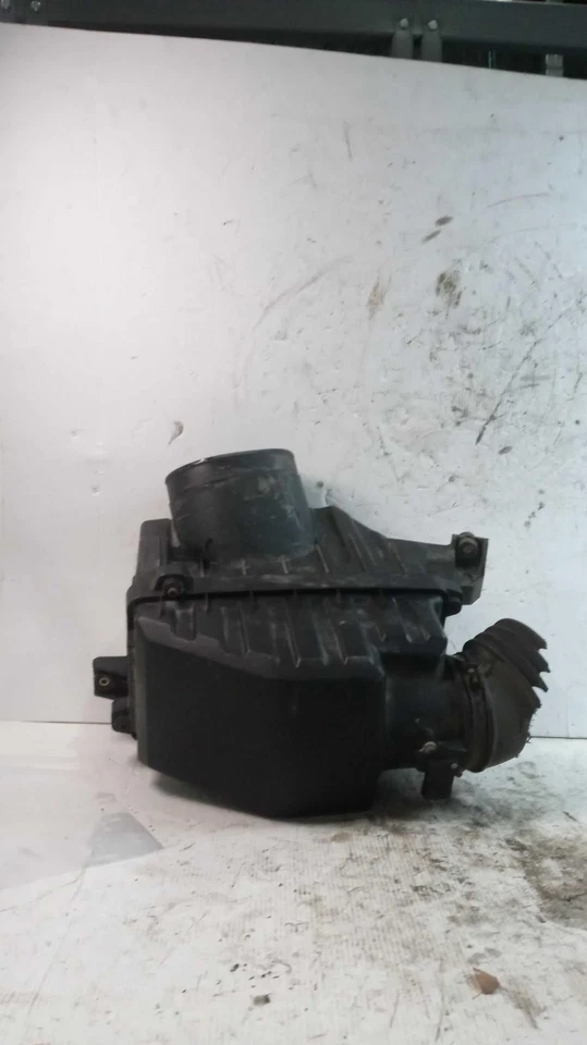 Used Upper Air Cleaner Assembly fits: 2009 Acura Mdx 3.7L 6 cylinder upper Upper - Image 2 of 3