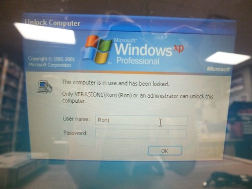 **FOR PARTS / NOT WORKING** Inspiron E1505 Laptop Computer Only **READ** - Picture 4 of 10