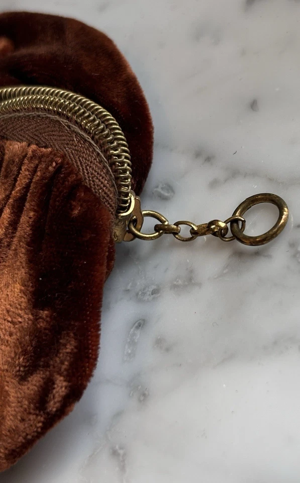 Bolso clutch vintage de terciopelo con cordón y cremallera, divertidos regalos de moda para ella Foto 4 de 4