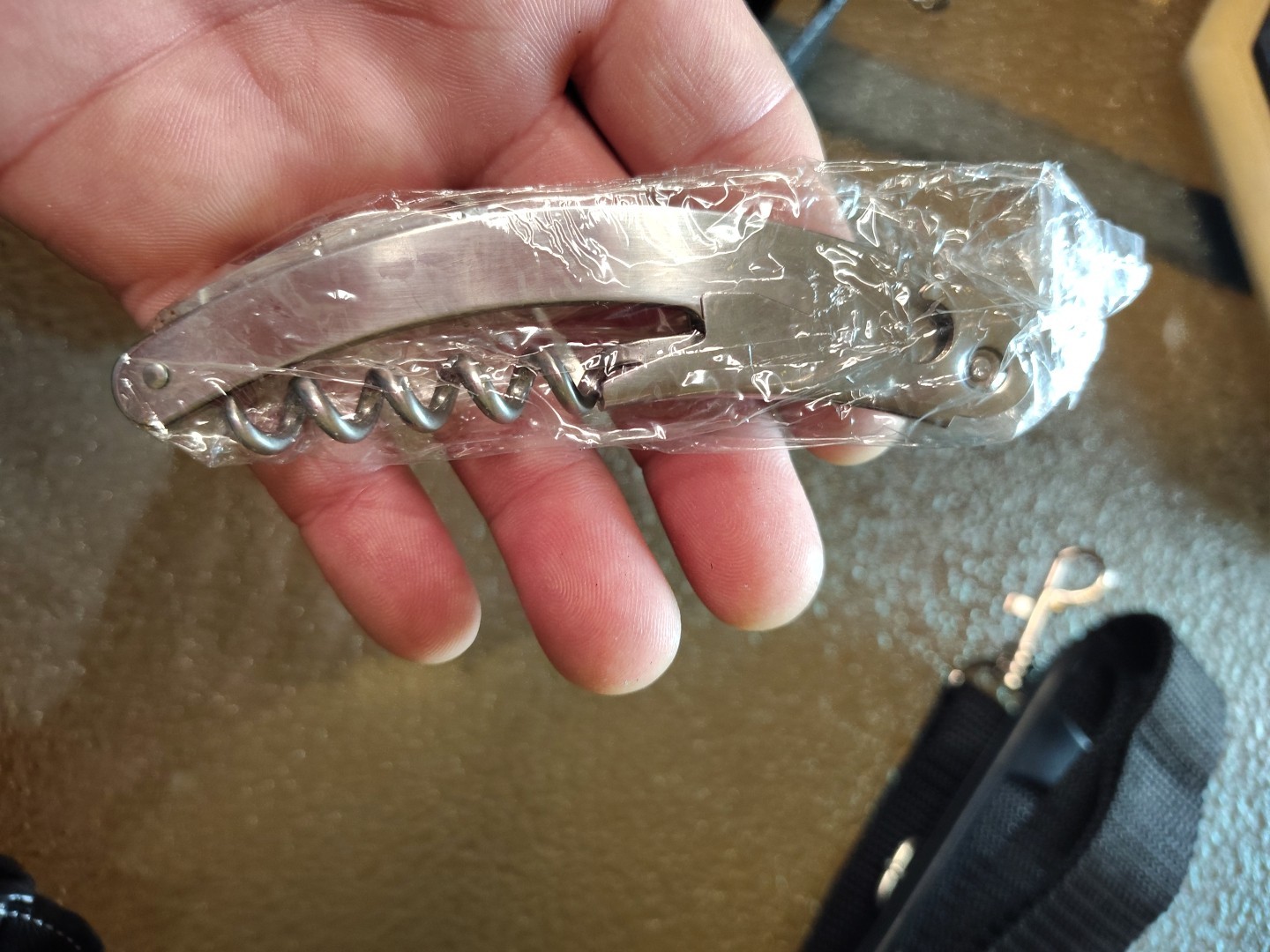 The Caddy O Wine Bottle Carrying Tote Corkscrew Chiller Black Black Leather