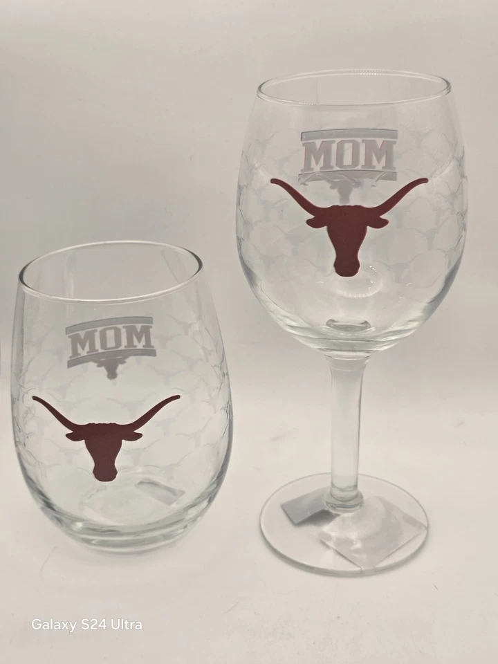 University of Texas Mom Indigo Falls Wine Glasses - Image 4 of 4