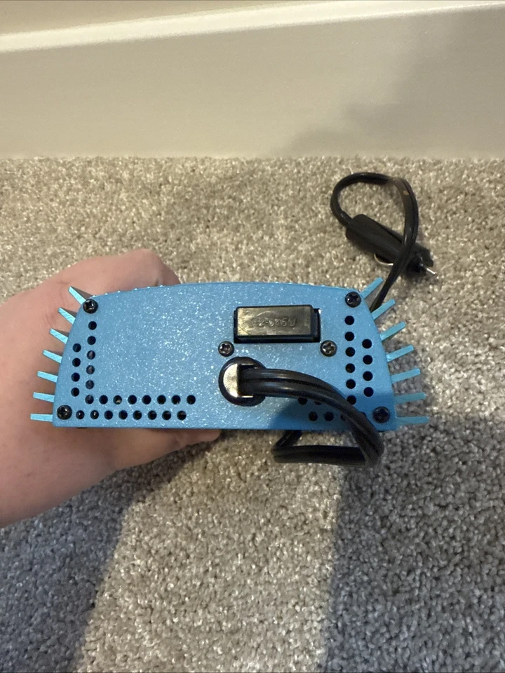 Power Inverter-PP140AC 140 Watt Continuous 250 Watt Peak DC to AC Whistler Blue - Image 4 of 4