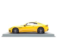 BBR Models 1:18 Maserati GranTurismo Trofeo in Giallo Corse