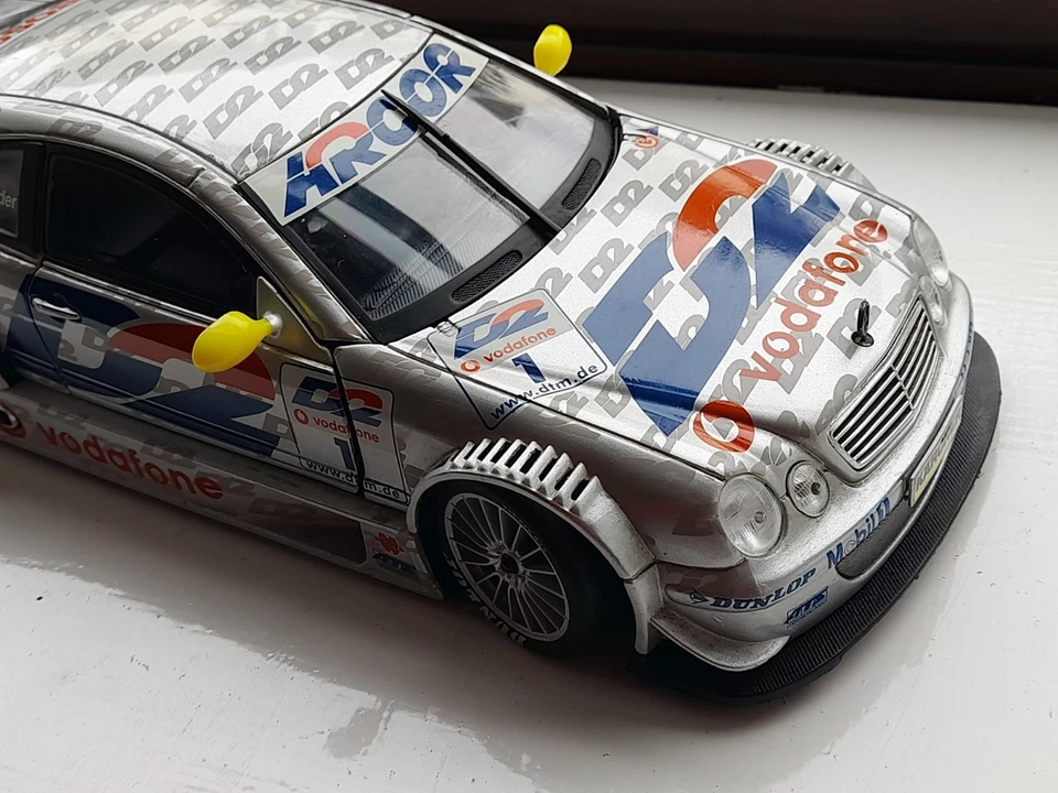Модель автомобиля Mercedes Benz CLK DTM 2001 B.Schneider Team AMG - D2 1:18 Maisto - Изображение 3 из 4