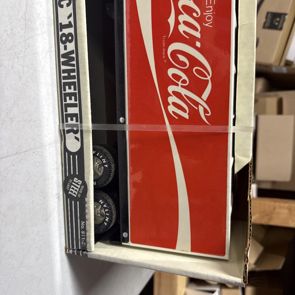 Vintage Nylint Coca Cola Classic GMC 18 Wheeler Semi Truck Pressed Steel - Image 4 of 4