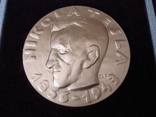 Nikola Tesla, golden plaque, 25 years of Zagreb Post, boxed; rare medal - 第 3/5 張圖片