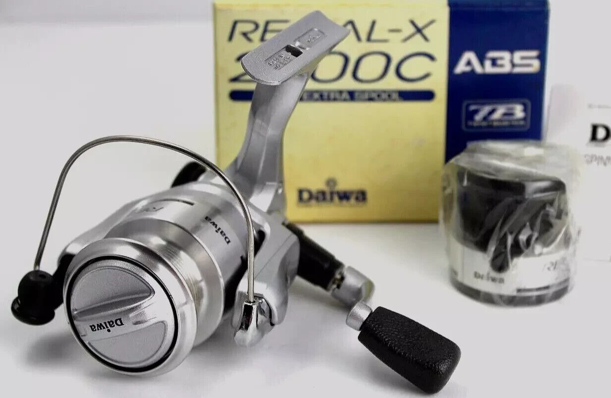 リール Daiwa millionaire 2500C DAIWA 2500C SPINNING REEL