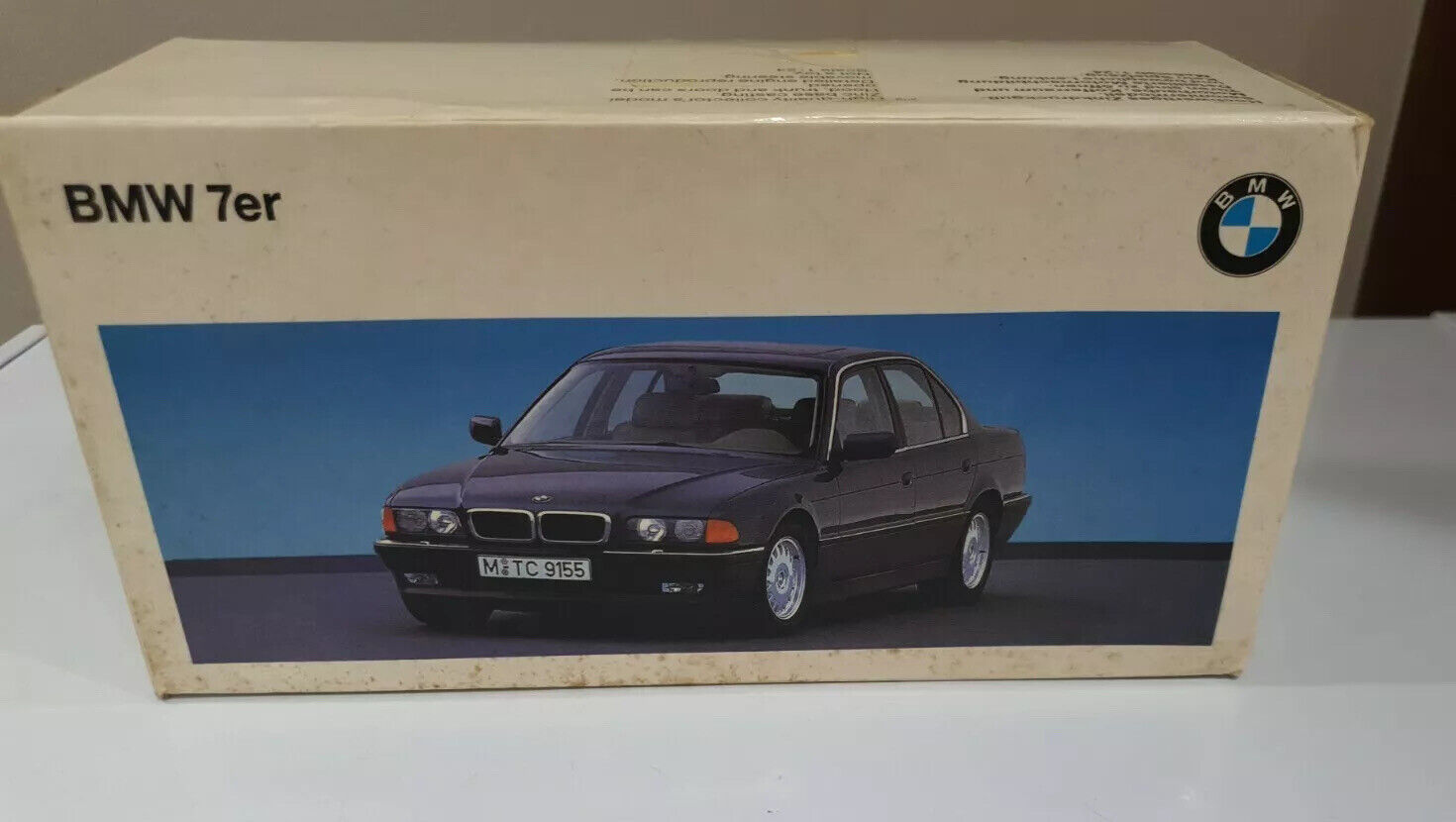 VINTAGE RARE 1994 BMW 1:24 Model Car 7 Series, NIB Collector's Model *READ*
