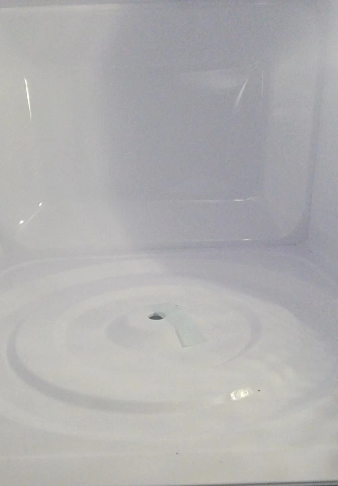 Horno microondas Toshiba EM925A5A-BS 9 Cu. Acero inoxidable 900 W ft - negro Foto 2 de 4