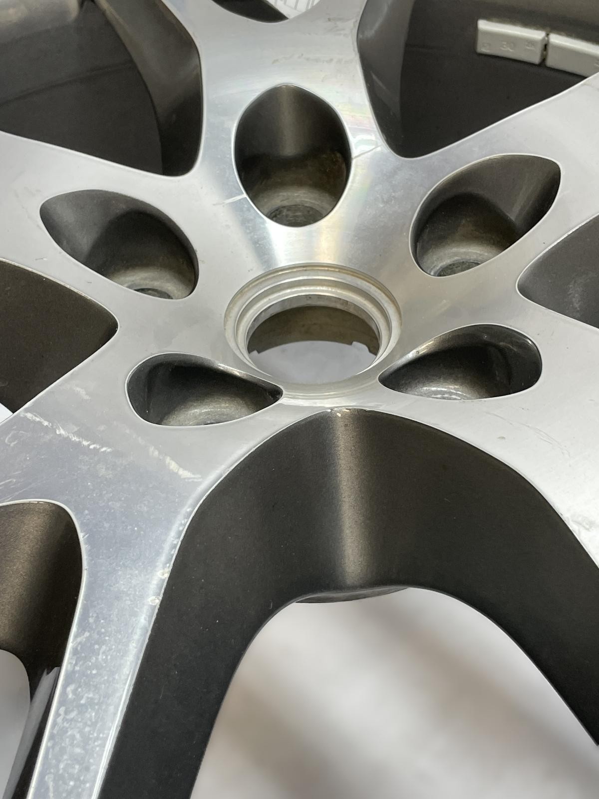 2010 FERRARI CALIFORNIA WHEEL 5 Y SPOKE MACHINED GRAY PAINTED POCKETS B-