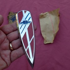 1941-46 Chevy Truck Grill Emblem Nos 3657269 Ornament Badge Medallion 1941-46 Chevy Truck Grill Emblem Nos 3657269 Ornament Badge Medallion