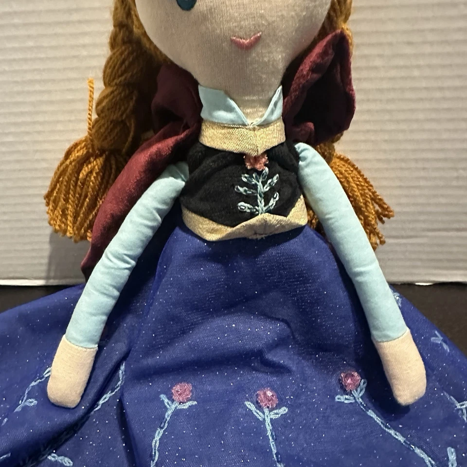 Muñeca de diseñador Pottery Barn Kids Disney Princesa Anna Frozen Foto 4 de 4