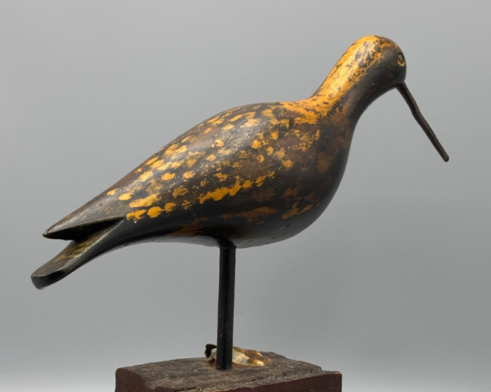 SHOREBIRD DECOY WITH SPLIT TAIL CARVING