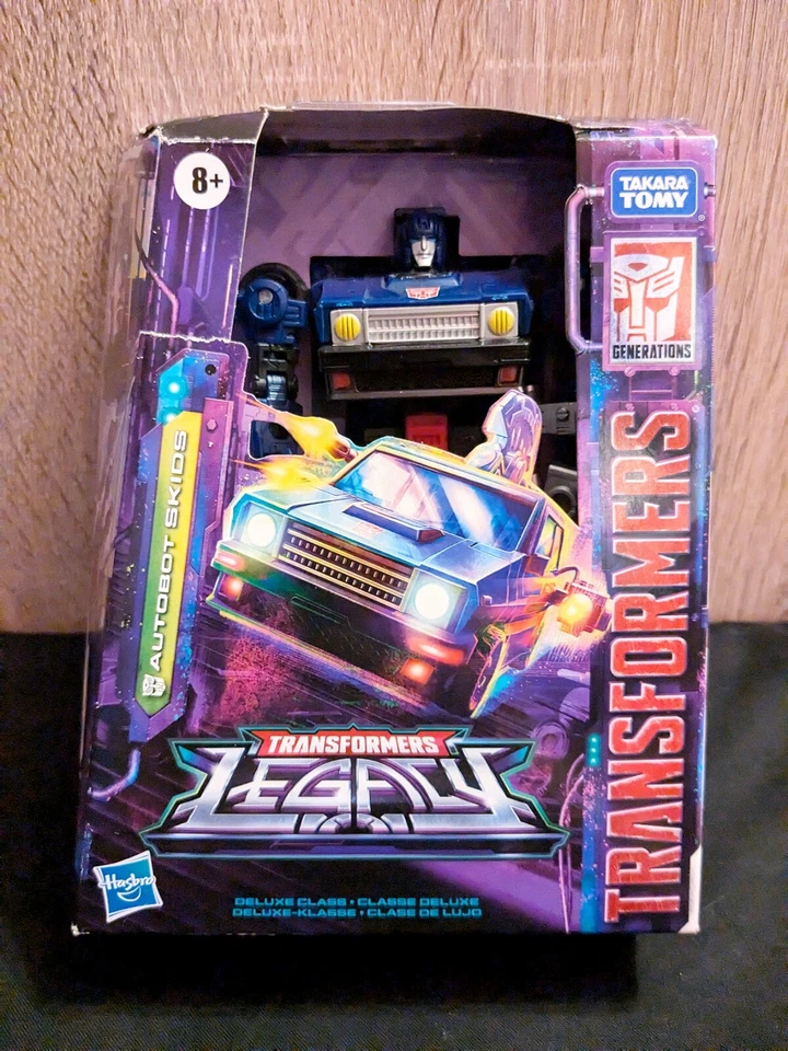Transformers Legacy Autobot Skids - Deluxe Class - Bild 2 von 4