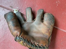 1930's EDDIE MILLER BRAVES CARDINALS REDS VINTAGE BASEBALL GLOVE JPG