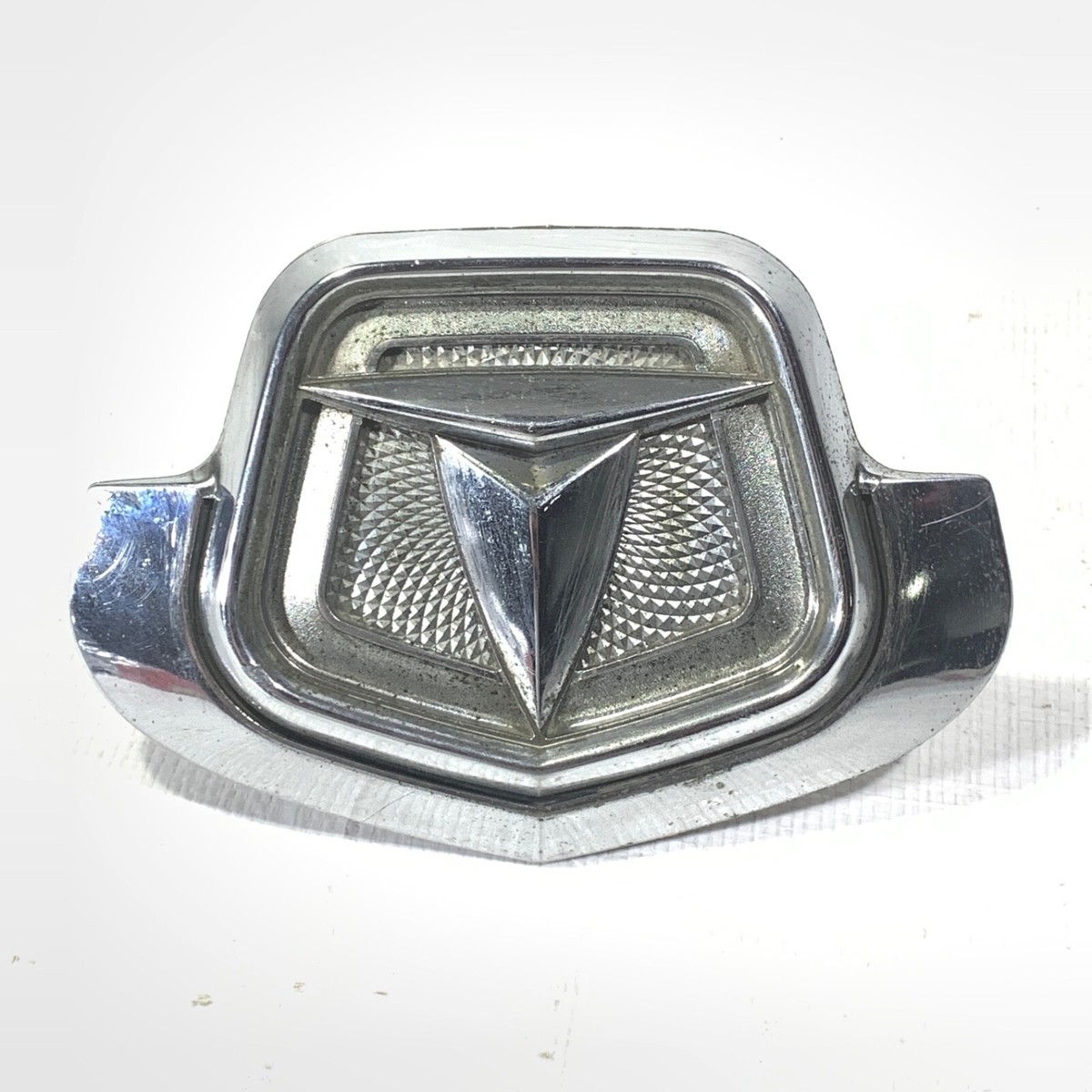 Toyota HIACE RH11 RH20 RH22 RH25 RH30 RH32 RH42 Front Emblem Badge