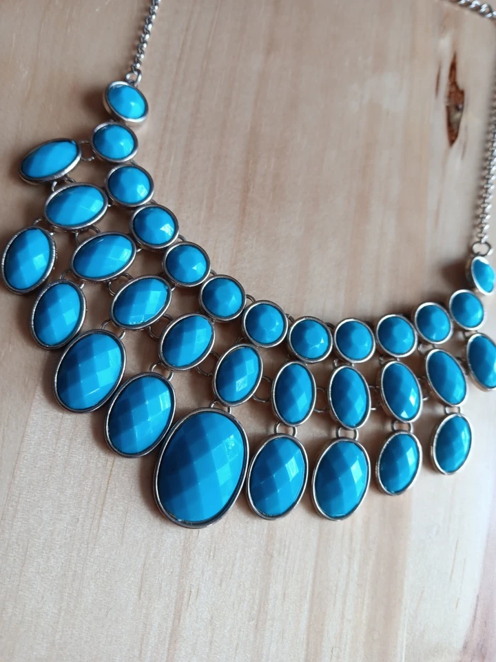 Collar H&M Azul Ovalado Facetado Imitación Turquesa Piedra Distintivo Cuello Babero Foto 2 de 4
