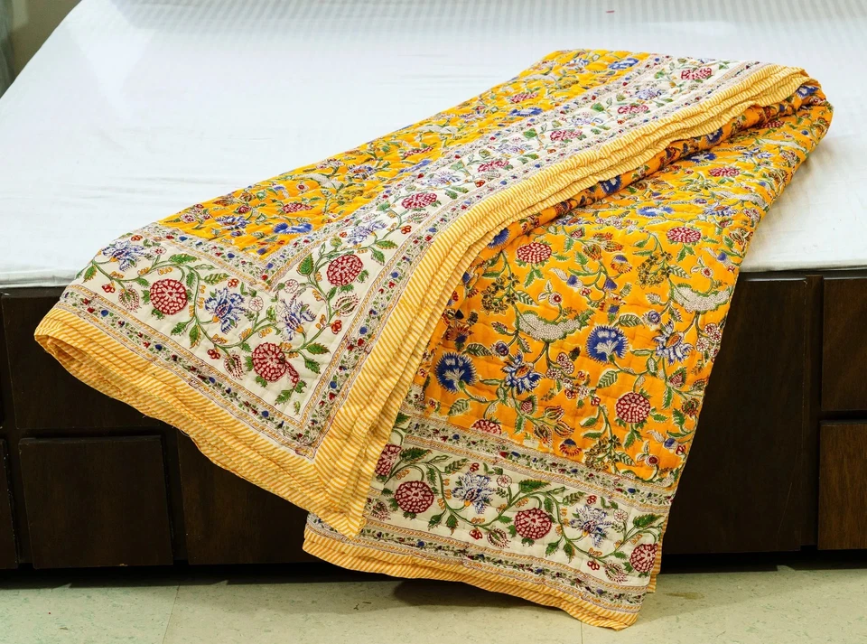 Colcha india jaipuri edredón hecha a mano algodón amarillo floral tamaño king Foto 2 de 4