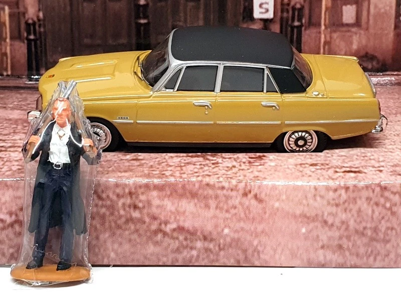 Corgi 1/43 Scale CC01901 - Rover 3500 V8 & Big Chris Figure - Lock Stock - Image 3 of 4