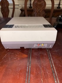 Rare Mattel Version Nintendo NES Console (NES-001 ITA) + 2 Controllers - Tested