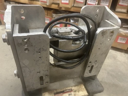 CMC PL-65 Hydraulic Power Jack Plate 300HP Outboard 5" Vertical Lift System