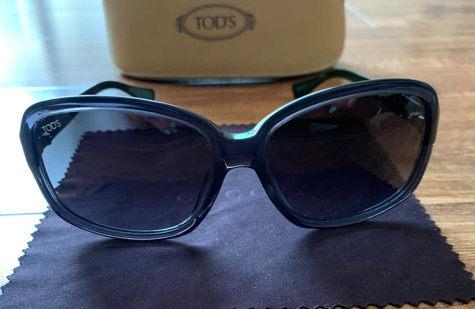 TOD’S TO 27 20B Mujeres Cuadrado Verde Brazos Negro Lente Gafas de sol Plata Logo Estuche Foto 3 de 4