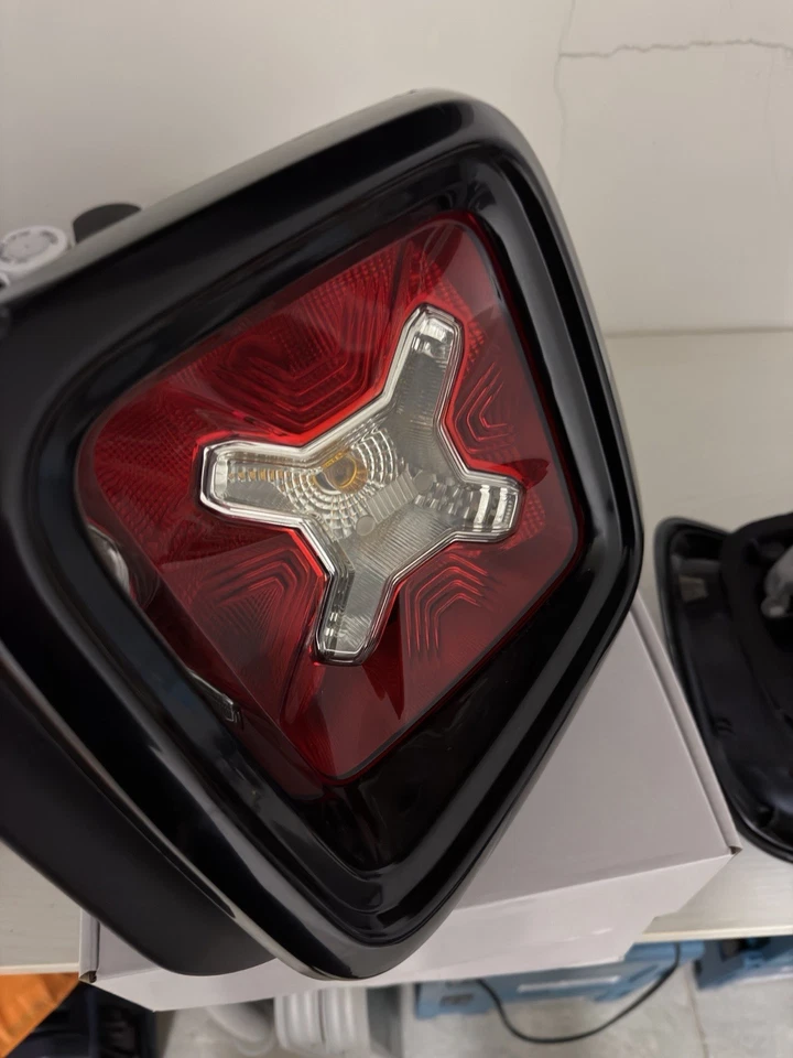 Faro Gruppo Ottico Posteriore Jeep Renegade - Immagine 3 di 4