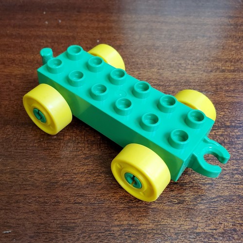 Lego Duplo GREEN Train Car Base Chassis Flat Bed Railway 2 x 6 - Picture 2 of 4