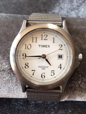 Classic Round Timex Indiglo  30mWR Works/New Battery TAS