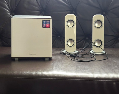 iLive Platinum IHB26W Wireless Speaker System Subwoofer 2.1 14W AUX White
