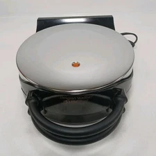 Villaware Belgian Waffler Model 3200 7" Round Waffle Maker Chrome/Black