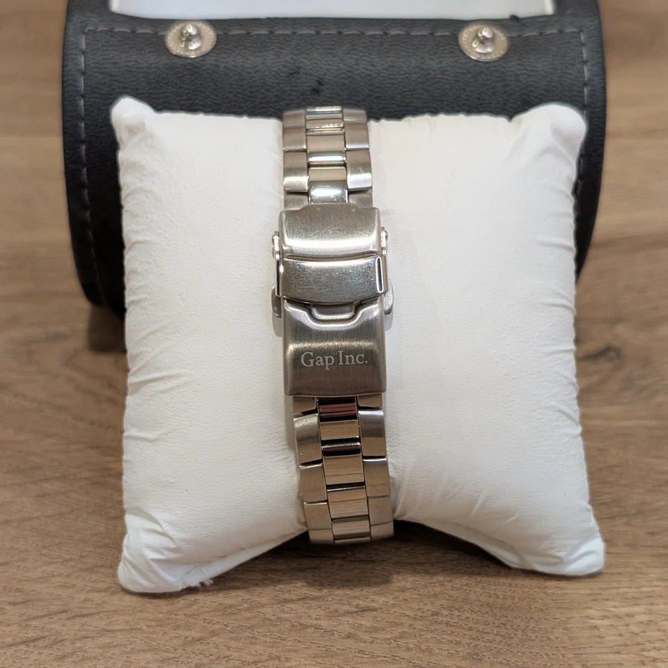 Tourneau Women's Watch Stainless Round Gap Inc Exclusive New Battery Works - Image 3 of 4