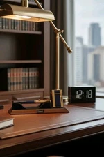 Dupont Della Boss Stand