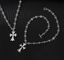 Chrome Hearts cross Necklace 💯  60 cm, Affordable And High Quality