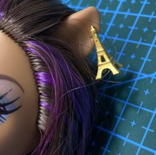 Image of MONSTER HIGH CLAWDEEN WOLF SCARIS City of Frights Tower Earring Replacement