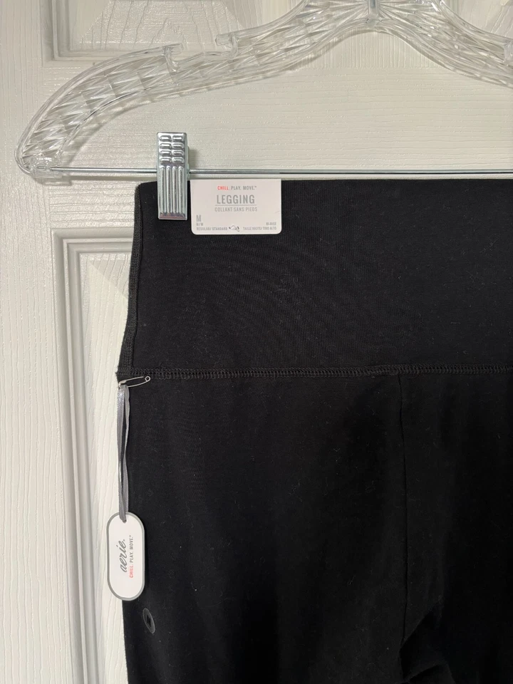 Leggings Aerie Chill recortados talla mediana nuevos con etiquetas Foto 4 de 4