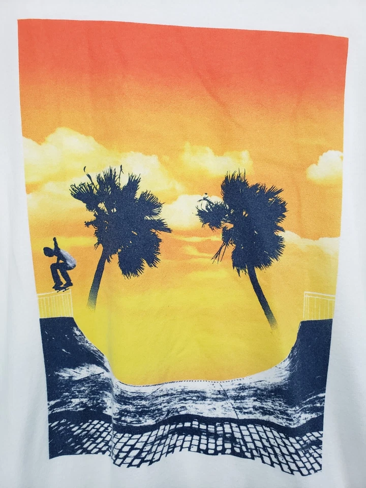 Old Navy Boys T-Shirt Extra Large XXL (18) Skateboard Ramp Sunset Logo Print - Image 3 of 4