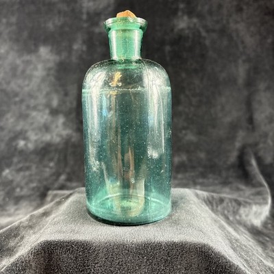 Vintage Teal Colored Apothecary Bottle In Excellent Condition 5.75''