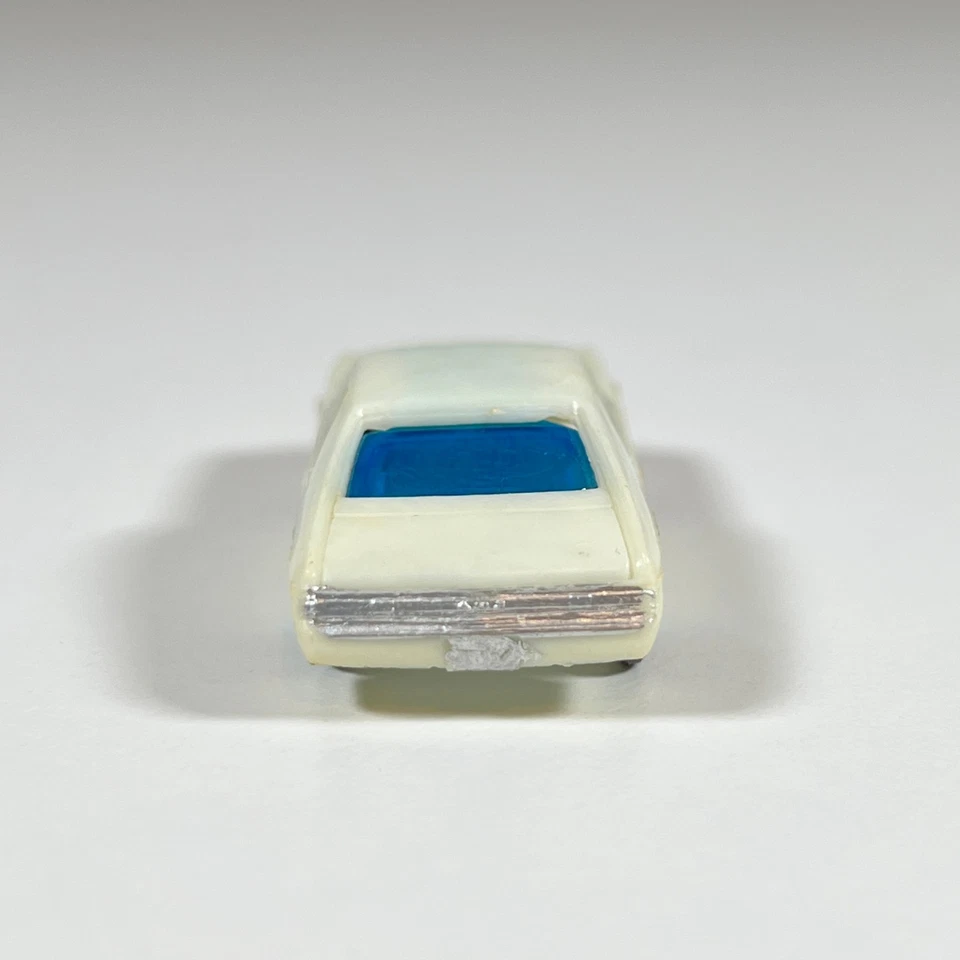 Coche de juguete de plástico vintage Tyco Chevy Camaro blanco de 2" escala HO de Hong Kong Foto 3 de 4