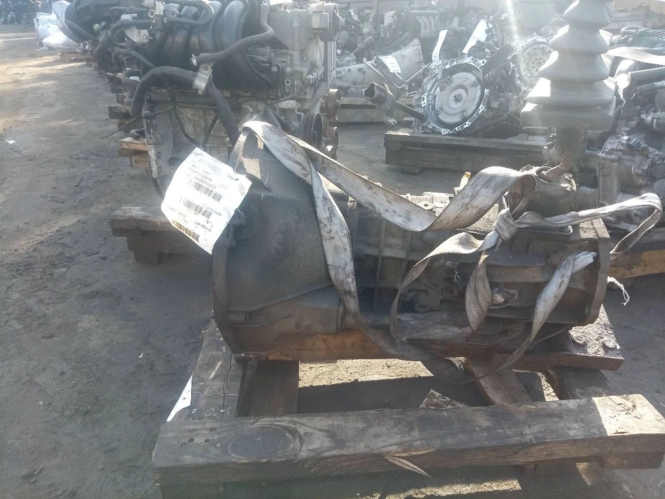 Used Manual Transmission Assembly fits: 2001 Jeep Wrangler MT 6 cylinder Grade A Foto 2 de 4