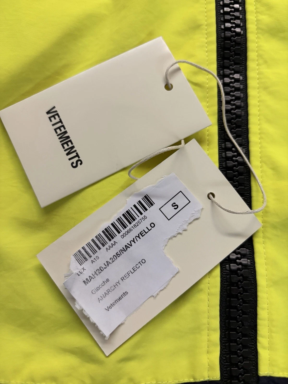 Vetements F/W19 Hi-Vis Anarchy Reflective Parka image 14