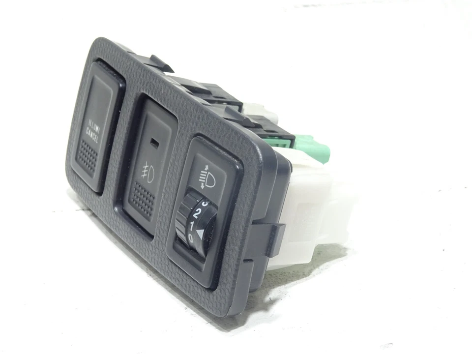 Interruptor de control de faros antiniebla Suzuki Swift Mk2 2005-2010 73312-62J00 Foto 3 de 4