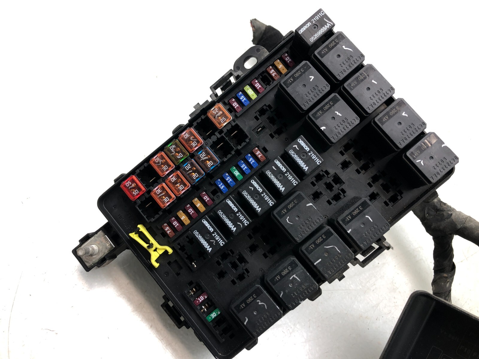 2014-2017 MASERATI GHIBLI S Q4 FRONT FUSE RELAY BOX W/ HARNESS OEM.