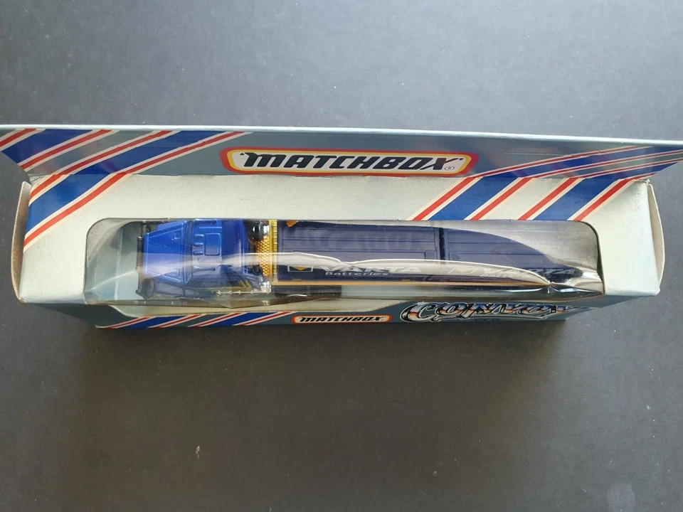 MATCHBOX CONVOY  CY-18  SCANIA DOUBLE CONTAINER TRUCK VARTA BATTERIES UNPUNCHED - Image 3 of 4