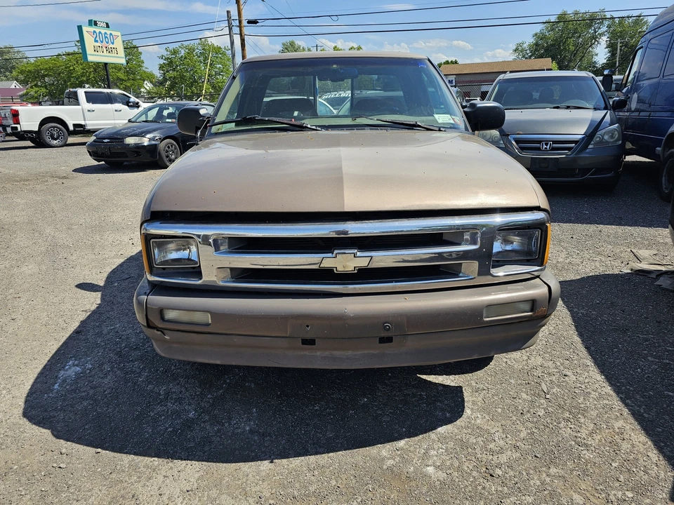 Used Rear Axle Assembly Rear fits: 1997 Chevrolet S10/s15/sonoma 4x2 3.08 ratio Foto 2 de 4