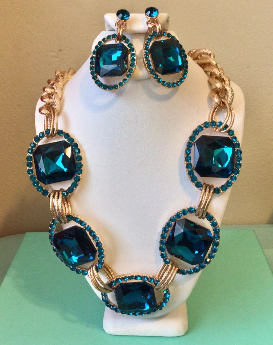 NEW. Sophia Collection. Gold Tone Topazchunky Woman Jewelry Set